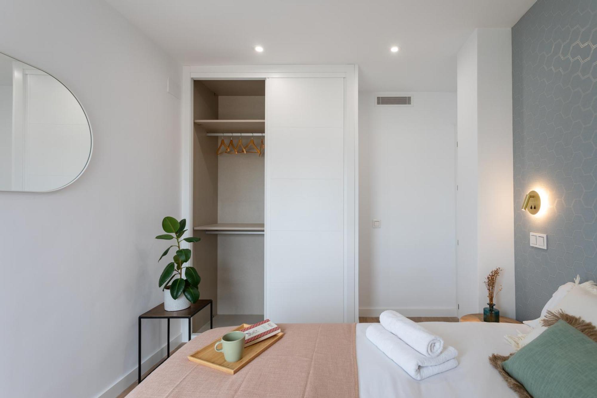 Apartamento Lagunaria - Con Despacho En Retiro, *