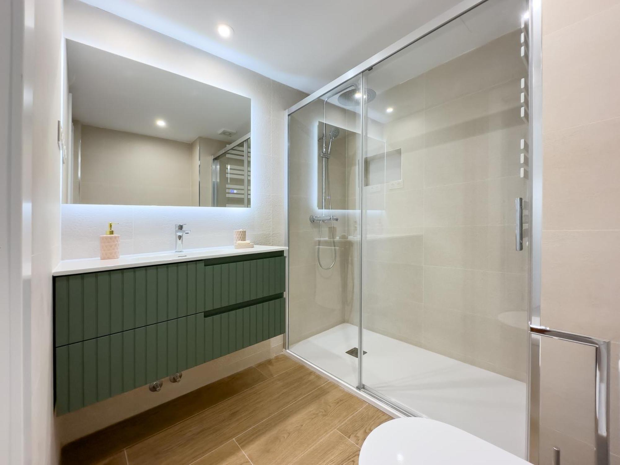 Apartamento Lagunaria - Con Despacho En Retiro, *